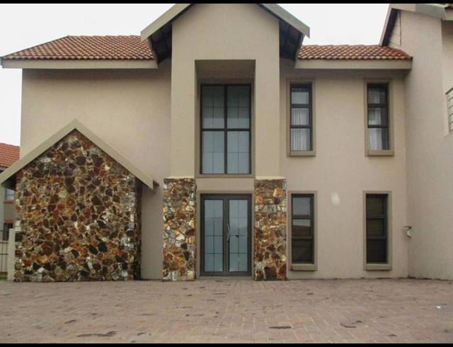 4 BEDROOM PROPERTY TO RENT IN BROOKLANDS LIFESTYLE ESTATE